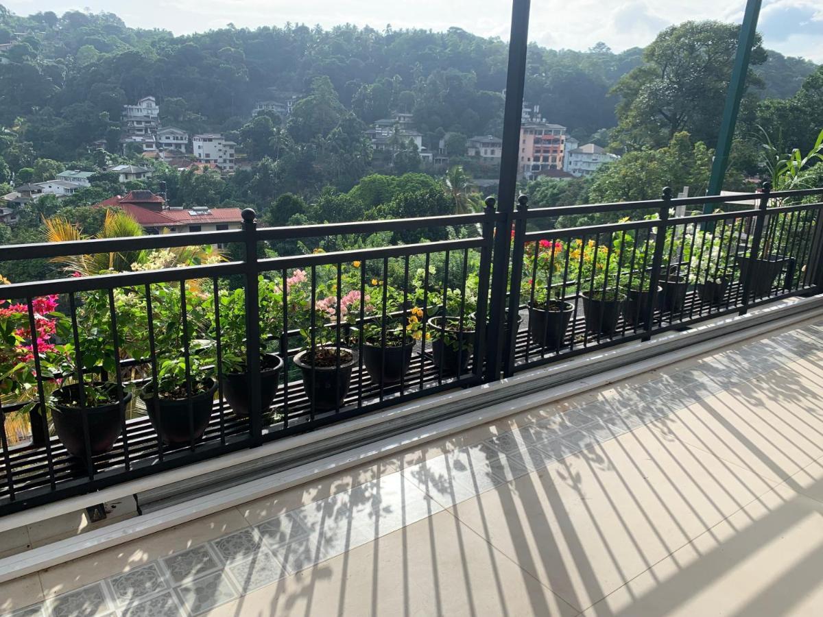 Luxury Apartment The Walkers Nest Kandy Exterior photo