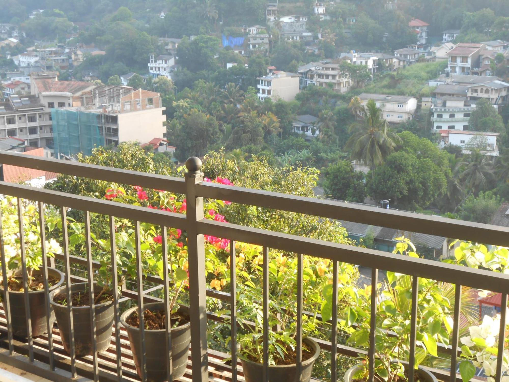 Luxury Apartment The Walkers Nest Kandy Exterior photo