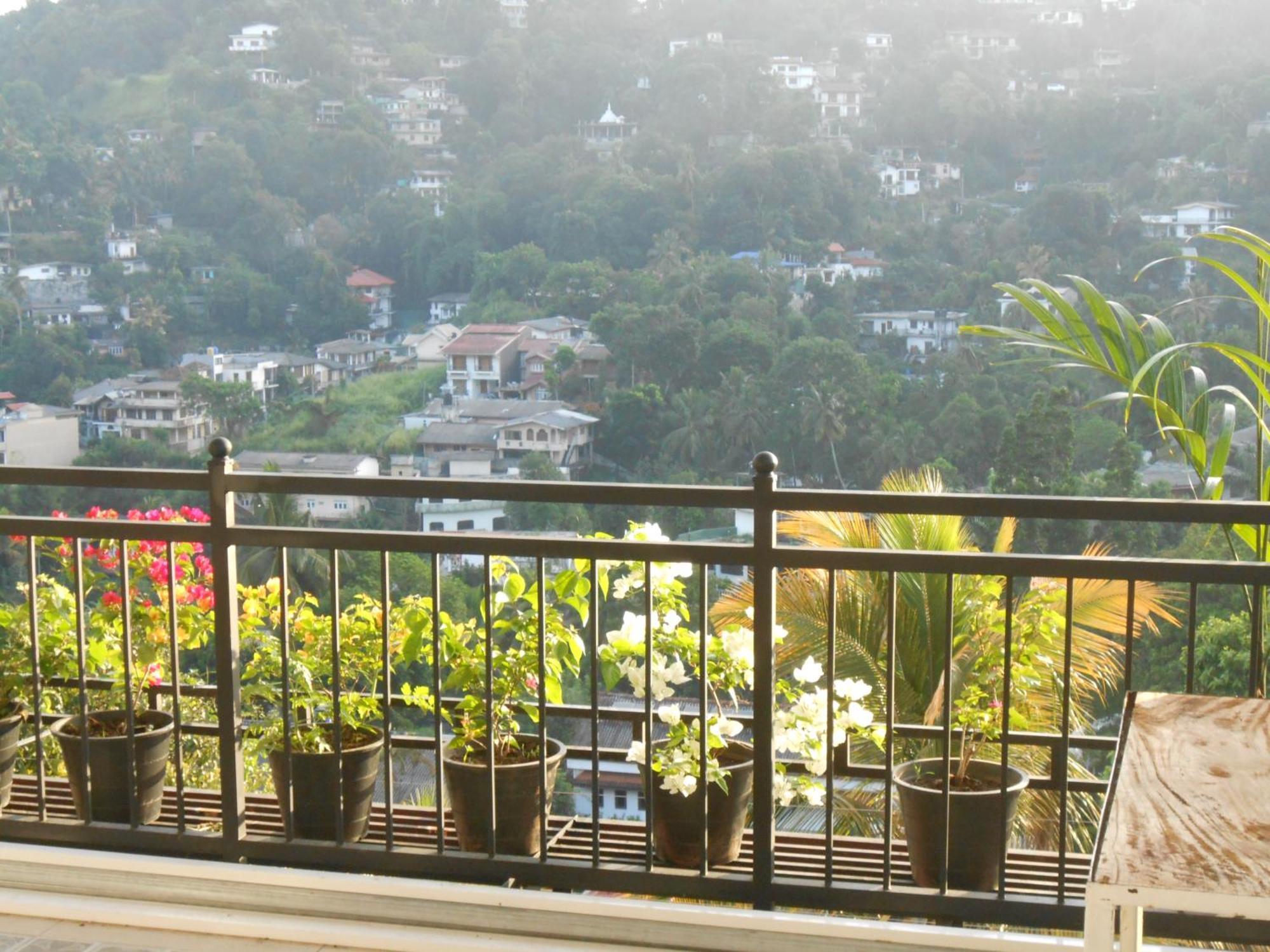 Luxury Apartment The Walkers Nest Kandy Exterior photo